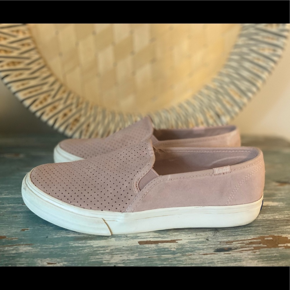 Women’s pink Keds
